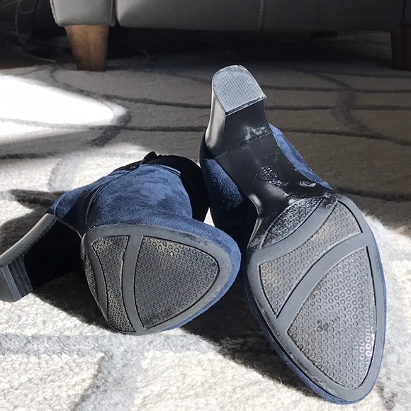 Blue suede booties size 7 - Picture 4 of 12